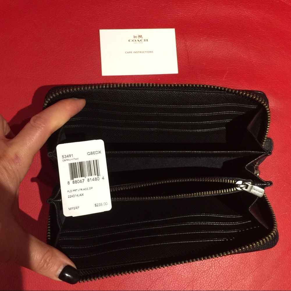 Brand new Coach wallet - Picture 8 of 13